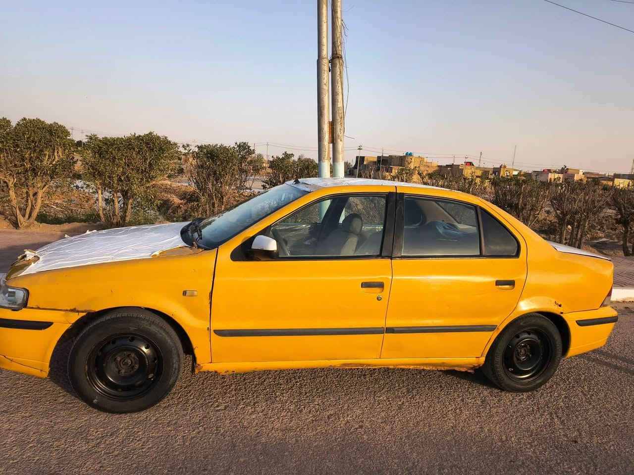 سمند مديل ٢٠١١للبيع السعر ٢٠وبيه مجال قليل
كير ومكينه مابيهن شي كهربائيات شغاله راعيه موجود 
خاص مفتوح او اتصل ***********
