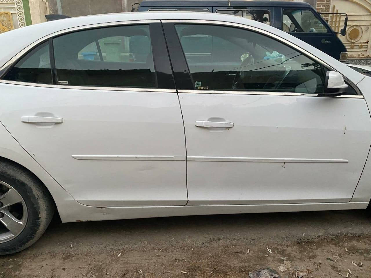 السلام عليكم ماليبوا وارد امريكي للبيع  موديل ٢٠١٥ فئة LS كامله من كلشي تحتاج فقط حدادية بسيطه 
٣ قطع صبغ بدون دواخل سعره 80 وبيه مجال
رقم ***********
