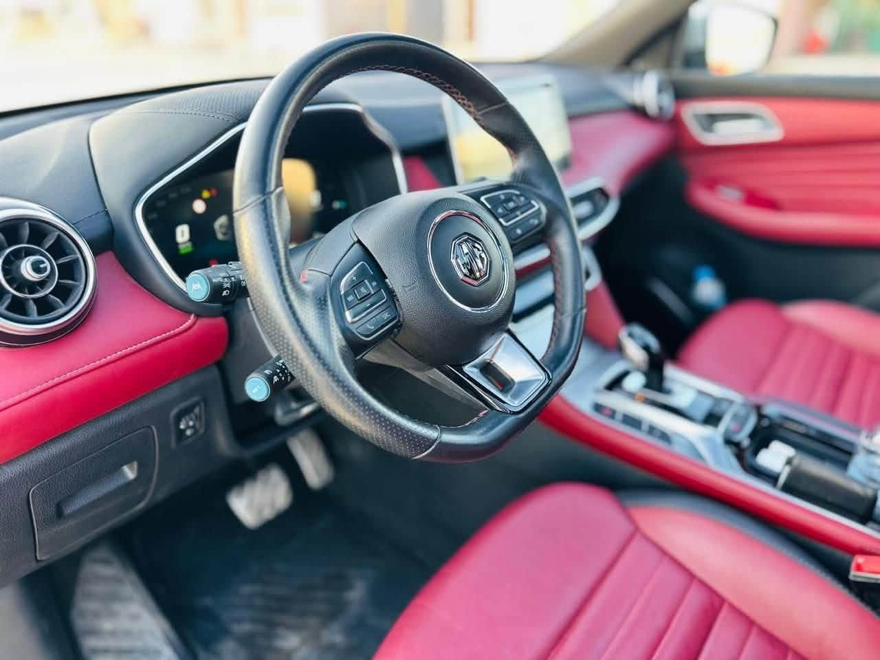 🚗 MG HS Trophy Hybrid 2022 | وارد أوروبي | للبيع أو المراوس 🚗
✨ السعر: 133 ورقة (قابل للنقاش)
📍 بغداد – بسماية
📞 ***********⸻

🔹 ماشيه : 32 ألف كم فقط
🔹 الدفع: AWD
🔹 المحرك: 2.0 Turbo Hybrid
🔹 اللون: سلفر
🔹 رقم بغداد (باسمي)
🔹 وارد أوروبي – استيراد خاص
✅ أهم المواصفات:
* فتحة سقف بانوراما
* شاشة 10.1 + عدادات رقمية 12.3
* كاميرا 360°
* داخلية جلد + كنتارا (أحمر/أسود)
* نظام Super Sport
* Apple CarPlay & Android Auto
* بصمة + دخول ذكي
* مثبت سرعة + Auto Hold
* مقاعد كهربائية رياضية
* إضاءة داخلية 44 لون + LED كامل
* أنظمة أمان متكاملة (ABS / ESP / EBD / CBC / HAC)
* كشف نقطة عمياء + تحذير حركة خلفي
صبغ 4 قطع فقط بدون دواخل (بونيت + جاملغ+ جاملغ خلفي ولباب 
والسونار موجود بالصور.
