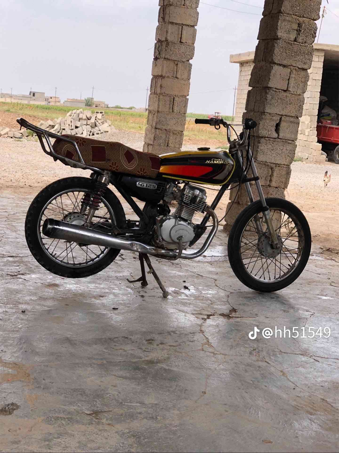 السلام عليكم البيع اومروس
ماطور اربعه كير نامه اصلي نشط فول نار 
السعر 220وبي مجال قليل حك الجيه مكاني حويجه 
***********

نص مكتوب في الصور:
- الحلال @hh51549
- @hh51549