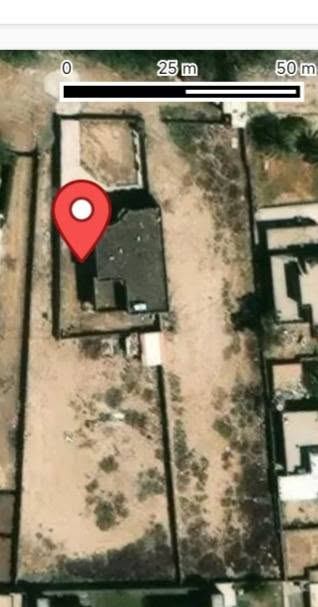 دونمين مع دار  مع مشتمل للبيع 
الدار يحتوي ع طابقين الطابق الاول 
2 غرف نوم +هول استقبال مطبخ حار بارد +مطبخ خلفي استقبال وصالة ومجمع صحيات  الطابق الثاني 4 غرف نوم +صالة + مجمع صحيات البناء  فولVIP مساحة الدار 330 متر   المشتمل هيكل ابلوك غرفتين نوم صالة استقبال مطبخ مجمع صحيات  مقابيل القرية النفطية   مع دونم سياج فقط سند 35 ايجار   كهرباء ماء تبليط سنة بناء الدار 2023 طابوق 
واتساب ***********
