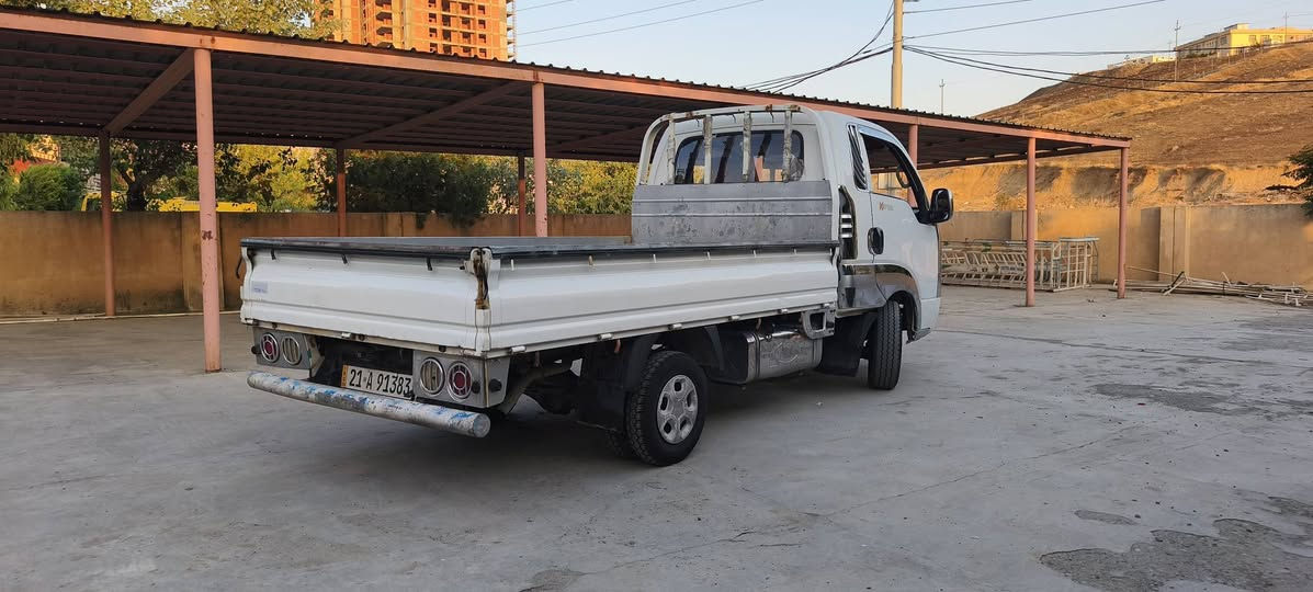 کیای بار 2700 ی 2012
پاکو بێ مەسروف ماڵی کەسابەتە ٣ ساڵە لای خۆمە ، سەنەوی تازەیە تا کۆتای ٢٠٢٨ وە بەناوی خۆمەوەیە ، هەزەی تازەیە تا ساڵێکی تر ، گێڕو مەکینە و سەرف و لێچون و هەموو شتێکی بەشەرت تازە مەسروفم تیا کردووە ، چەمچەشی لەگەڵە ڕەسمیم داناوە ، سەقفەکەی تۆزیک قەلەم کاری هەیە بەس شوێنی کاڵ بوونەوەکە ، ئەو بەشە بچوکەشی هەمان شت لەسەر کاڵ بوونەوە خۆم بۆیاخم کردووە لە ڕەسمەکان دیارە, تەنها مەسروف تیابێت کۆمپرێسەری تەبریدی ئیش ناکات 
شوێن :سلێمانی 
نرخی: ١٠٣$
ژمارەی مۆبایل :***********
ژمارەی واتس ئەپ: ***********
