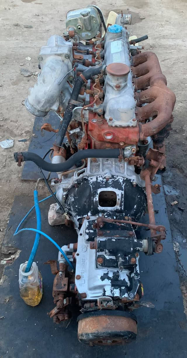 للبيع محرك وكير هينو سته سلندر بيها بخار السعر عشره وبيها مجال  قليل (بيها فطر بلتايم كيس بكد الإصبع ) المكان المحموديه الهاتف ***********
