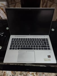 جهازك يمتلك مواصفات جيدة جداً للاستخدام المكتبي، الدراسة، وتصفح الإنتر...