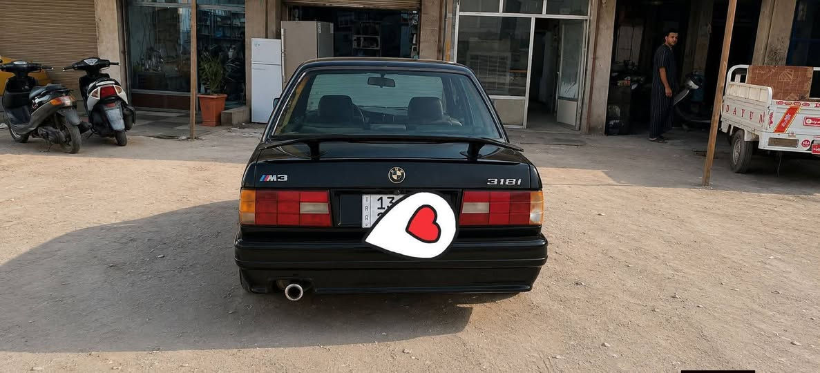 بي ام زعره موديل 92 بيع او مراوس
تحويل مباشر رقم ميسان نكليزي سنويه لل 30
مكينه وكير محور ونجي 6 سلندر 
بيها خيط تبخير السياره مصبوغه عام 
وتوني شاد تخم تاير ويل جديد
سعر 37 وبيها مجال 
***********
