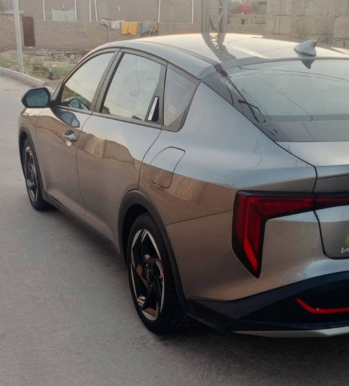 سياره للبيع كي فور موديل 2025 ماشيه 28  ألف وارد أمريكي جاملغ وطرف البنيد كفاله محرك كير تبريد صور الحادث مرفقه،،،للاتصال على الرقم ***********  🩵*********** مكلف بالنشر
