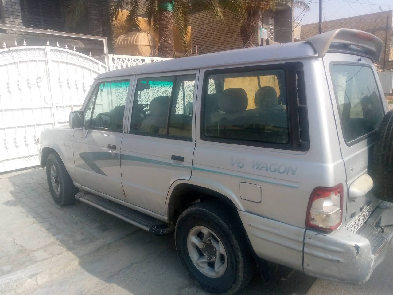 للبيع كالوبر 98عضم بدي كفالة لا سمكرة لاصبغ لاحادث ولا خياس تكحيلات بسيطة وما مبينة تبريد شغال محرك بلادي كير عادي تخم تاير كهربائيات شغاله فول رقم انكليزي بغداد سياره اي نقص ما بيهة عدا دخان خفيف مستعجل على البيع السعر 50 وبي مجال مكاني بالحسينيه مال الراشدية أو الحبيبيه *********** ملاحظه اذا اكو سياره مراوس مع فرق
