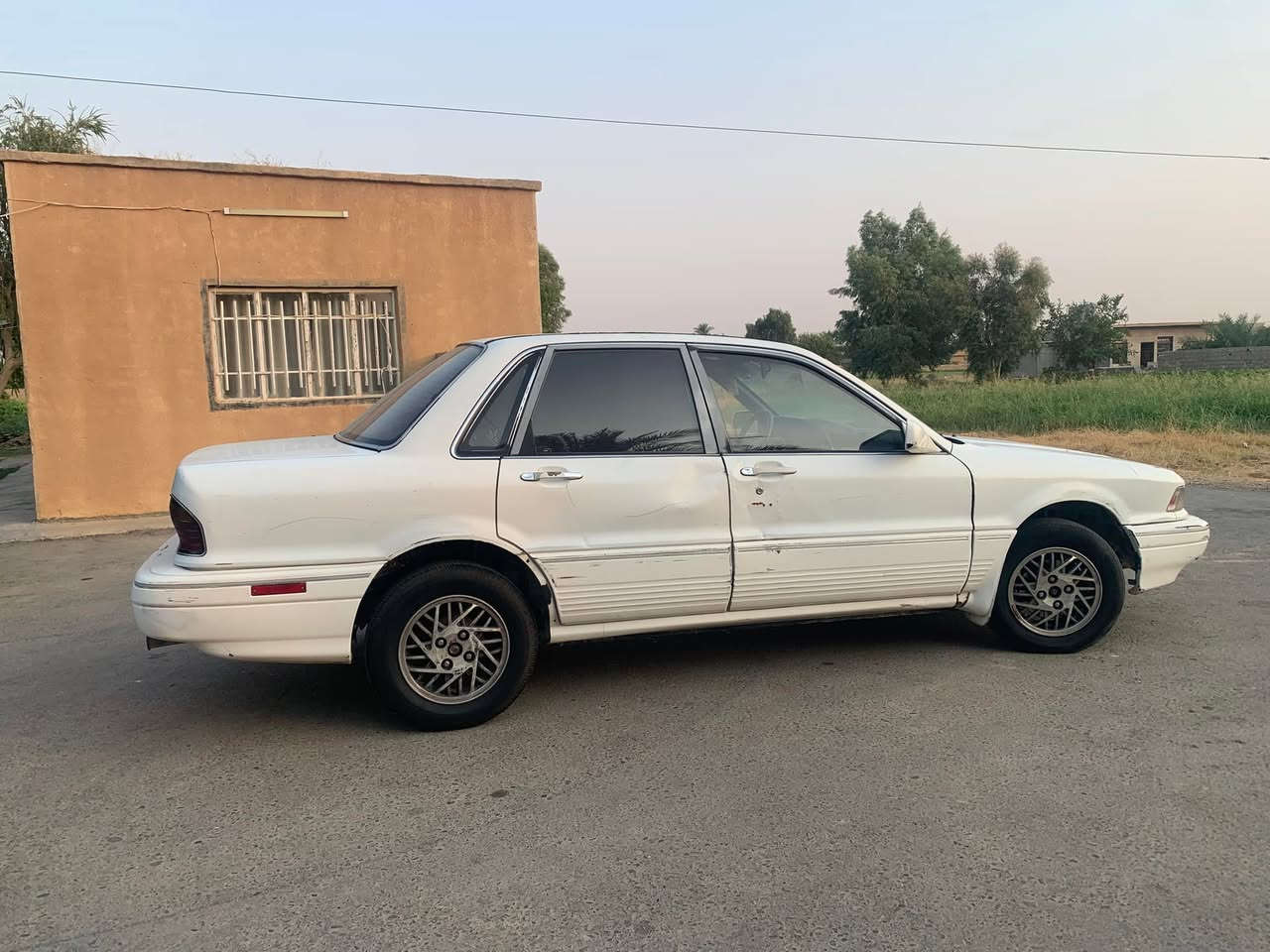 السلام عليكم للبيع بسعر مناسب مستبوشي كلنت موديل 90سيارة تبريد ثلج كير محرك خير من الله كير اوتماتيك تخم تاير سيارة جاهزة رقم بغداد دولي بأسمنا 
مكان السيارة تكريت
السعر ٣٣ وبيها مجال للشراي 
للاستفسار ***********
