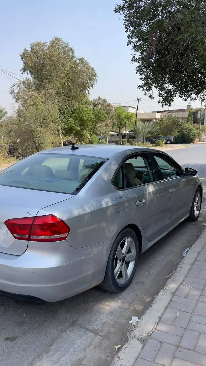 🚘 للبيع فولكسواكن باسات 2012

🔹 الموديل: 2012
🔹 المحرك: 2.5 — 5 سلندر
🔹 اللون: سلفر
🔹 العداد: 263,000 كم قابل للزيادة
🔹 الصبغ: حزام
🔹 الداخلية: رصاصي جلد
🔹 تبريد منفصل — بارد جداً ❄️
🔹 تدفئة كشنات 🔥
🔹 لايت أوتو
🔹 هيتر مري
🔹 مكان السيارة: السيدية — بغداد

💰 السعر: 95 ورقة

⚠️ للتوضيح وبكل أمانة:
🔸 الكير بيه طَبّة، والسيارة مشتغلة سبانة بلدشبول.
🔸 جيك إنجن مشتغل، والسبب حسب الفحص/التشخيص هو البنزين الرديء.

📞 للتواصل: ***********

السيارة للبيع للجادين، والفحص حق المشتري.
