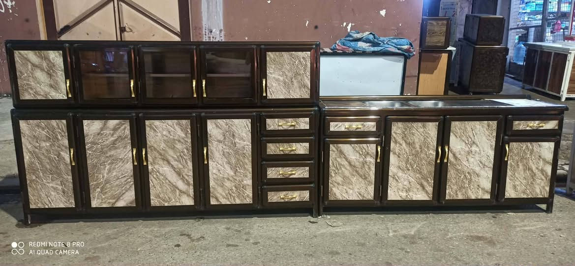 للبيع كاونتر شغل ثقيل نظافه 100% ارضيه مترين ونص ملحق مترين ونص سنجي مترين مكان موصل راشديه سعر 460 بي مجال رقم كورك *********** اسيا ***********

نص مكتوب في الصور:
- REDMI NOTE 8 PRO AI QUAD CAMERA
- SHOT ON REDMI NOTE 8 PRO AI QUAD CAMERA