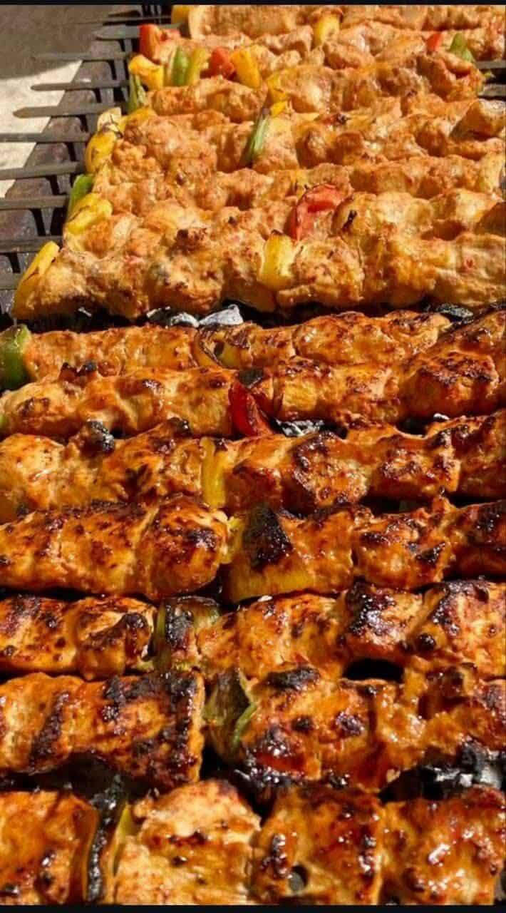 🔥🔥 🔥 🔥 
كيلو  كباب لحم 16  مع
الطماطه 🍅بصل بطل ببسي

كيلو كباب دجاج10 مع
 الطماطه🍅بصل ببسي

صينيه مشكل تحتوي على كباب لحم 8شياش كباب دجاج 8شياش تكه دجاج 3شياش اجنحه نص كيلو ب16
😥😥😥😥😥😥😥😥😥😥😥😥😥
يوجد خدمه توصيل 🛵🛵🛵🛵🏍️🏍️🏍️
للإتصال *********** 
ملاحضه مستعدون تجهيز كافه المناسبات
،💯💯💯💯💯💯💯💯💯💯💯
كل الحوم الي نستخدمه عراقيه 💯💯
العنوان حي العسكري مقابيل صيدليه حاتم كريم
