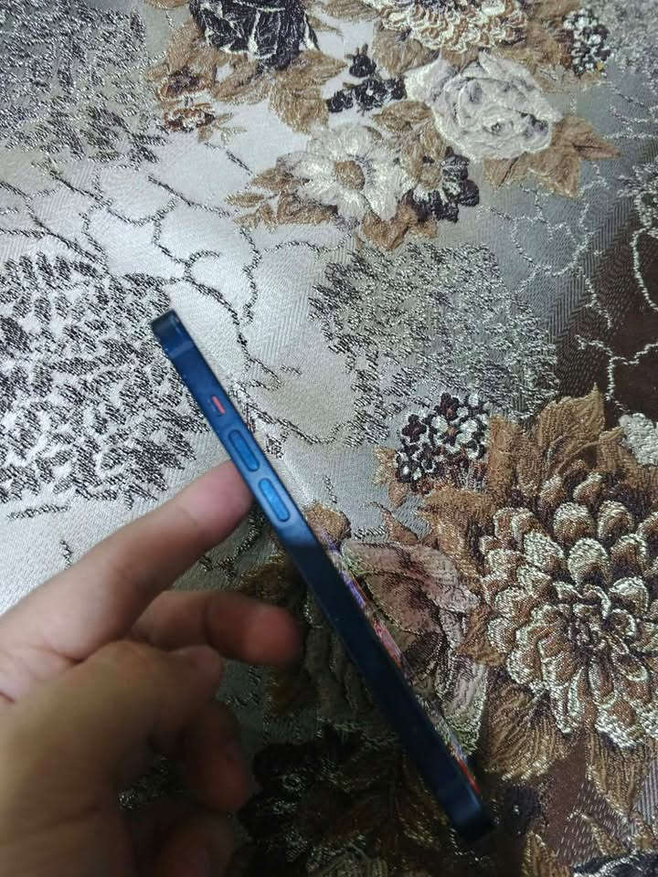 آيفون ١٣ • ١٢٨ • فيس ايدى واقف