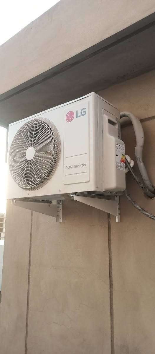 ❄️🔧 تنصيب وصيانة السبالت بأيدي فنيين مختصين وبأسعار مدروسة تناسب الجميع 🔧❄️
***********
***********
مع ارتفاع درجات الحرارة وغلاء أسعار المواد والغاز، نوفرلكم خدمة مميزة وجودة عمل مضمونة بأفضل سعر ممكن ✨

✅ تنصيب جميع أنواع السبالت
✅ تنظيف وصيانة دورية
✅ شحن غاز بأجهزة فحص دقيقة
✅ معالجة ضعف التبريد وتسريب الماء
✅ تصليح الأعطال الكهربائية والإلكترونية
✅ فك ونقل وإعادة تنصيب السبالت

💰 أسعار التنصيب حسب طول التوصيلات ومكان التنصيب.

⚠️ نود إعلامكم أن أسعار غاز التبريد ارتفعت عالمياً خلال الفترة الأخيرة، لذلك تختلف أجور الشحن حسب نوع الغاز والكمية المطلوبة، مع ضمان الفحص قبل الشحن وعدم تحميل الزبون أي كلفة إضافية غير ضرورية.

🎯 السرعة بالدقة مو بالشغل المؤقت، شغلنا مرتب ونظيف ونلتزم بالمواعيد.

📞 للحجز والاستفسار:
***********
***********
ثقتكم هي رأس مالنا، وخدمتكم شرف إلنا طوال موسم الصيف. ❄️☀️
