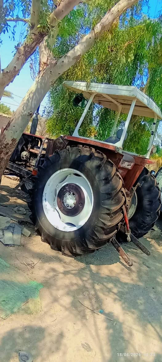 للبيع مكينه 780مكفوله رقم انكليزي امداور ثاني يوم تايرات 4جدد مكاربات خط سلف دينمه باتري كله جديد شاشه جديدة حصت كاز 800لتر مكينه محرك جديد كير وكسن ممفتوحات جهاز رفع شغال  راديتر جديده مع فدان شركه جسر جديد كابينه جديده مكينه كله جديده.  السعر 14مكاني بابل ***********متواجد وتساب
