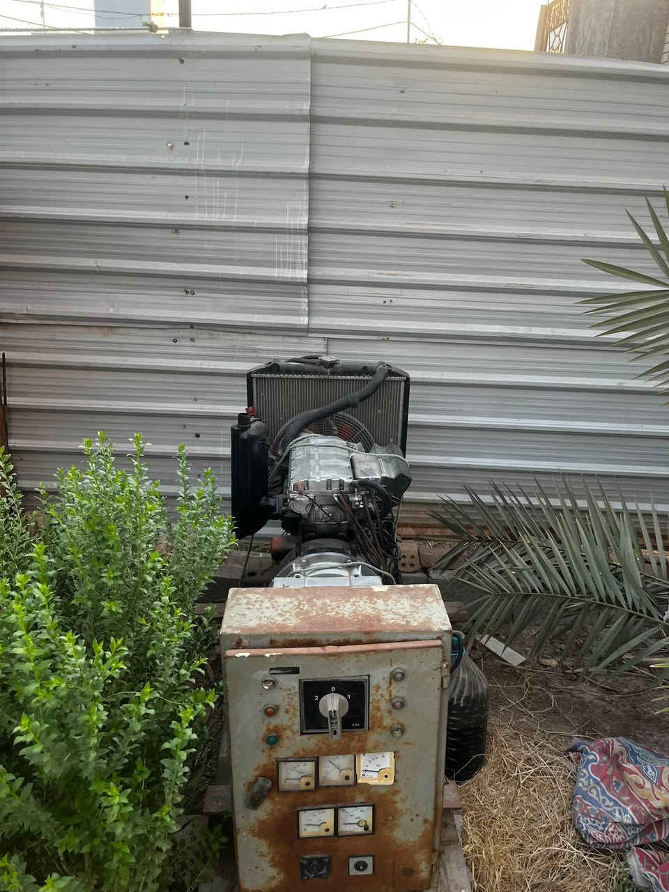 ‏سلام عليكم مولدة كيا للبيع كل شيء شغال بها بس راس التوليد ما يشتغل المكينة شغالة عنوان البصرة الجزيرة رقم الهاتف ***********
