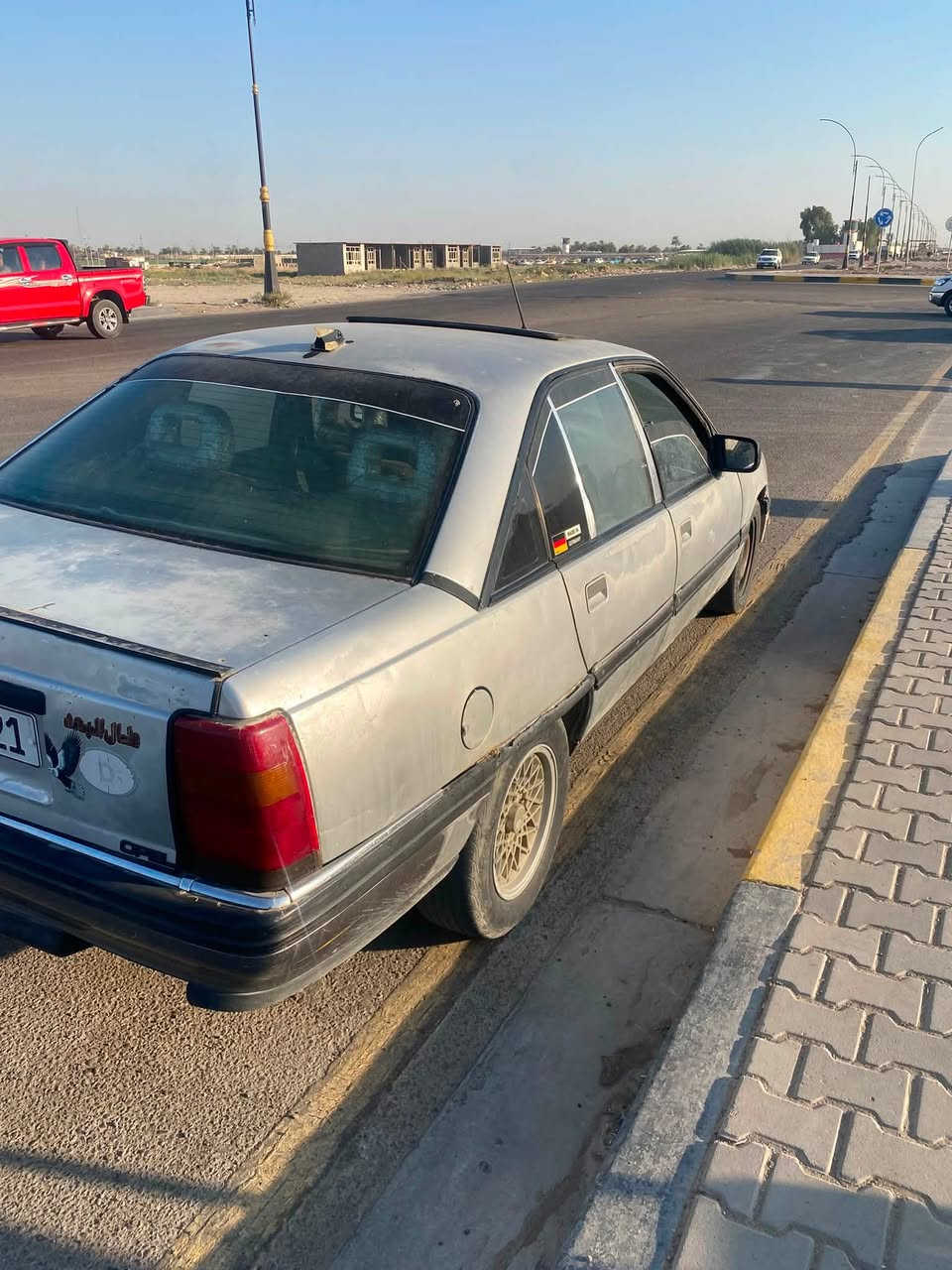 السلام عليكم 
اوبل اوميكا 1992 للبيع
خليجي مابيها ضربة 
 ***********
السعر 25 وبيها مجال
مكاني بغداد ابو غريب
