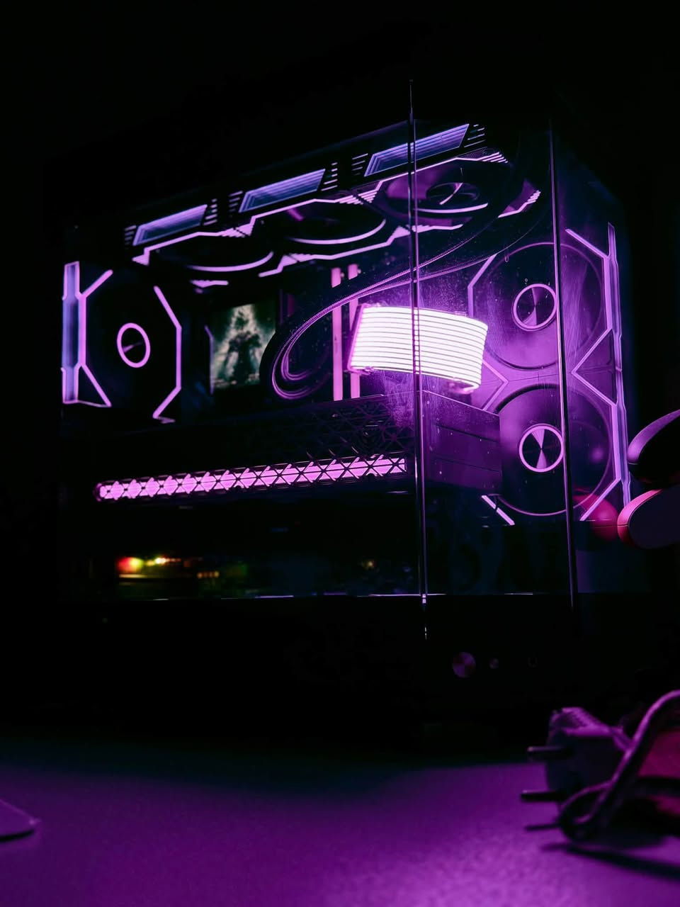 🔥 Gaming Setup كامل للبيع

السلام عليكم، ست أب متكامل بحالة مرتبة جداً، استخدام بسيط ومعظم القطع بالضمان + كامل العلب والملحقات.

🖥️ PC SETUP
• Ryzen 7 7700
• GIGABYTE X870
• Sapphire NITRO+ RX 9070 XT — أعلى نسخة
• 32GB DDR5 6400MHz Manta
• 1TB M.2 NVMe — جديد
• 360mm AIO Liquid Cooler
• RIUX 850W 80+ Gold Full Modular
• XIGMATEK CUBE + ARCTIC ATX RGB
• Custom Fans + AsiaHorse Sleeved Cables

💰 سعر الـPC: 3,150,000 IQD
متوفر تبديل إلى Ryzen 7 7800X3D مع دفع فرق السعر.

🖥️ MONITORS

MSI MAG 271QP QD-OLED X28
27” QD-OLED | 2K | 280Hz | 0.03ms | HDR True Black 400 | HDMI 2.1
استخدام شهر — 750,000 IQD

MSI 27” IPS
2K | 180Hz — 220,000 IQD

🎮 ACCESSORIES
• MTS 3KVA Online UPS — 350,000
• White Glass Mouse Pad — 50,000
• Glorious Model D 2 Wireless — 100,000
• Pulsar V4 Medium — 100,000
• Keychron Wooden Magnetic Mechanical Keyboard — 130,000
• EK75 VIA Mechanical Keyboard
• HyperX Cloud III Wireless — جديد — 130,000
• Xbox Controller — جديد — 100,000 للواحد ×2

🪑 المكتب والكرسي
• كرسي ستنكر — 150,000
• مكتب L تفصيل خاص، 2م × 122سم — 250,000

💻 MINISFORUM AI Mini PC
Ryzen 7 8745HS | Radeon 780M | 16GB DDR5 5600 | 512GB Gen4
استخدام أسبوع تقريباً + كامل الملحقات
💰 600,000 IQD

🎯 DMA كاملة مع جميع الملحقات
💰 400,000 IQD

📍 الموقع: بغداد — حي الجهاد

📞 ***********
📞 ***********

واتساب أو اتصال — غير متواجد على فيسبوك.

نص مكتوب في الصور:
- BUILT FOR PERFORMANCE CUSTOM PC BUILD RYZEN 7 7700 8 Cores / 16 Threads RX 9070 XT Sapphire NITRO+ أعلى نسخة 32GB DDR5 6400MHz 1TB NVMe جديد وغير مستخدم READY FOR GAMING & CREATIVE Custom PC CPU AMD Ryzen 7 7700 8 Cores / 16 Threads Motherboard GIGABYTE X870 GPU Sapphire NITRO+ Radeon RX 9070 XT أعلى نسخة RAM 32GB DDR5 6400MHz Manta SSD 1TB M.2 NVMe جديد وغير مستخدم CPU Cooler 360mm AIO Liquid Cooler PSU RIUX 850W 80+ Gold Full Modular Case XIGMATEK CUBE ARCTIC ATX RGB Custom Fans مرتبة AsiaHorse Cable Management / Sleeved Cables PREMIUM BUILD QUALITY OPTIMIZED AIRFLOW CLEAN & ORGANIZED CABLES RGB CUSTOMIZATION STABILITY & LONGEVITY سعر الجهاز فقط: 3,150,000 IQD More than a PC.. It's your setup