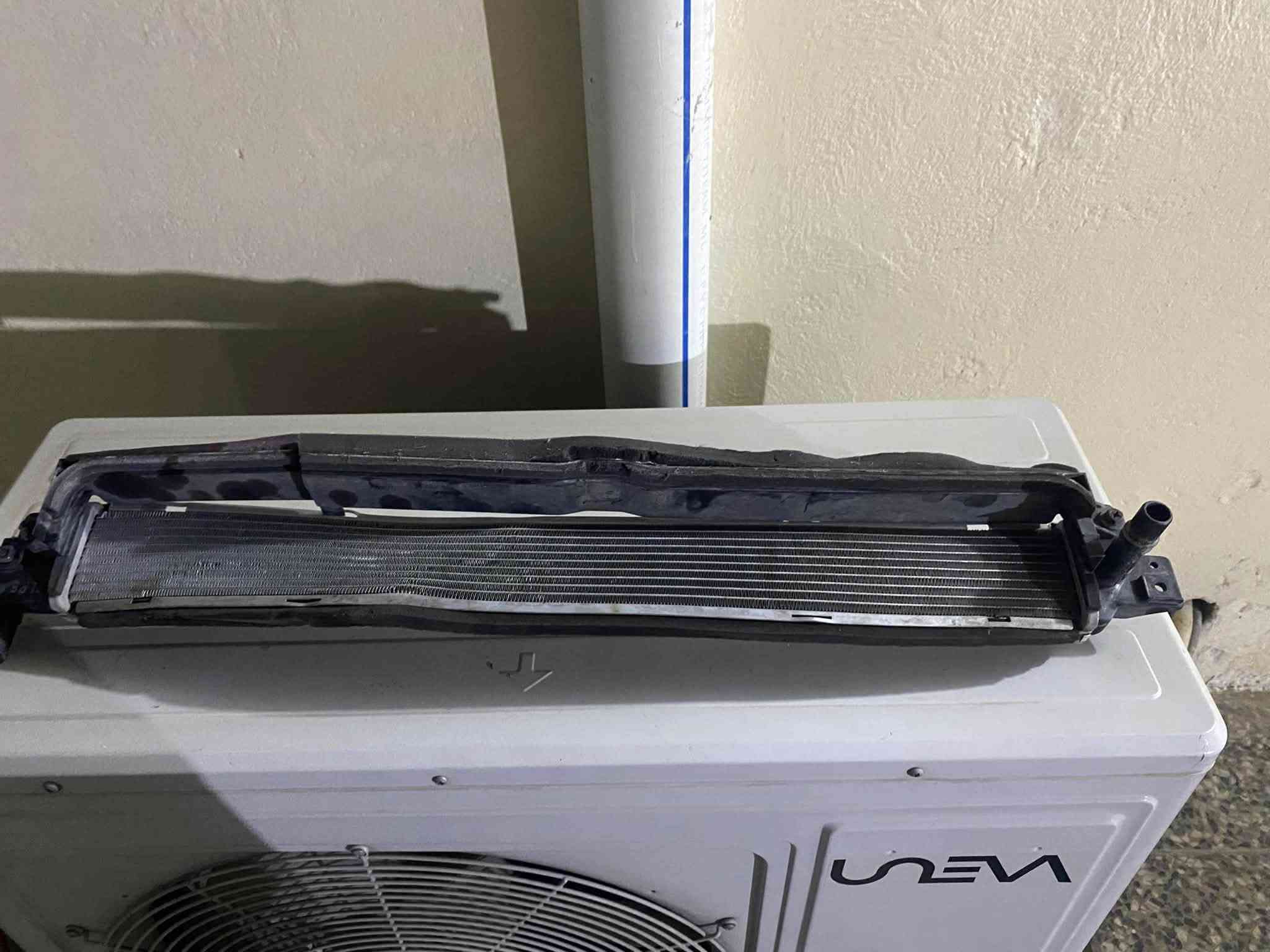 عندي غراض مال سبورتج هايبرد  مروحه اصليه تفصيخ
ضاغطه مال قايش ضررها الدبل فقط

وراديترات ماء وتبريد وانفيرتر متضررات بس قزاناتهن جدد لان مفقودات من السوك
***********
