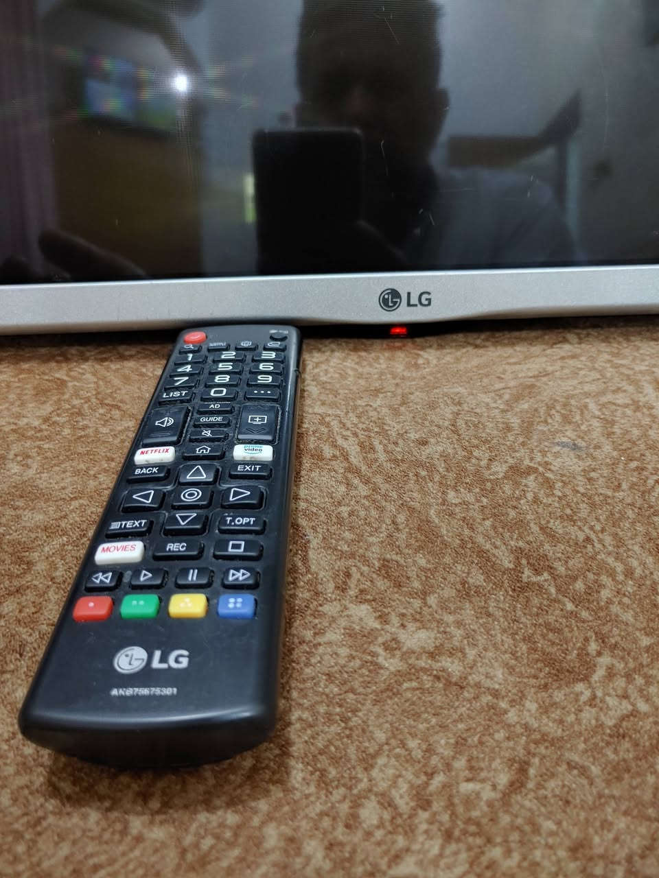 شاشه 32  LG كوري اصلي سمارت انترنيت بنظام LG Wabos 
تطبيقات كوكل ويتيوب نتفلكس شاهد وغيرها من التطبيقات مع امكانية التنزيل من برنامج ابس داخل الشاشه  
الشاشه نظافه عاليه وكفاله تعمل بمجهز طاقه باور سبلاي 12 فولت خارجي وهذا يعطيها تمييز بان اعطال الكهرباء تكون خارج الشاشه 
المكان البصره   
للتواصل  ***********    وات ساب او اتصال   
يوجد توصيل داخل البصره 
السعر  165 الف
