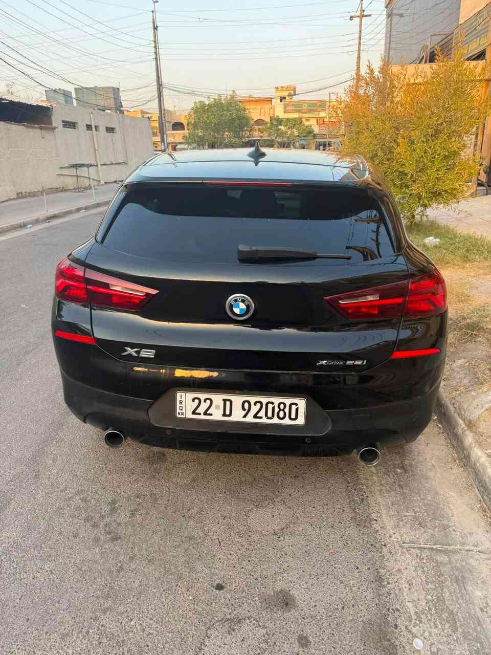 السلام عليكم ورحمة الله وبركاته 🌹

للبيع: BMW X2 xDrive وارد أمريكي
📅 الموديل: 2022

🔹 المواصفات:

 • رادارات أمامية وخلفية.
 • حساسات أمامية وخلفية.
 • لايت زينون متحرك مع حركة المقود.
 • مثبت سرعة.
 • مانع انزلاق.
 • نظام تحديد المسار.
 • مقاعد كهربائية مع تدفئة وتبريد.
 • إنارة داخلية متعددة الألوان.
 • فتحة سقف.
 • نظام إطفاء وتشغيل ذاتي (Start/Stop).
 • شاشة مع كاميرا.
 • تبريد قطعتين (مكيف ثنائي).
 • Apple CarPlay.
 • تحذير الاصطدام.
 • وغيرها الكثير من المواصفات… تعال وشوف السيارة بعينك.

🔹 حالة السيارة:

 • وارد أمريكي.
 • بيها جام لغ وباب، بدون إيرباك، وباقي السيارة مكفول.
 • شرط الفحص.
 • رقم أربيل باسمي.
 • هزة جديدة.
 • سنوية جديدة.

📍 الموقع: بغداد – حي الجهاد.

💰 السعر: 190 ورقة (قابل للنقاش بالمعقول).

📞 للتواصل: *********** بغداد, العراق
