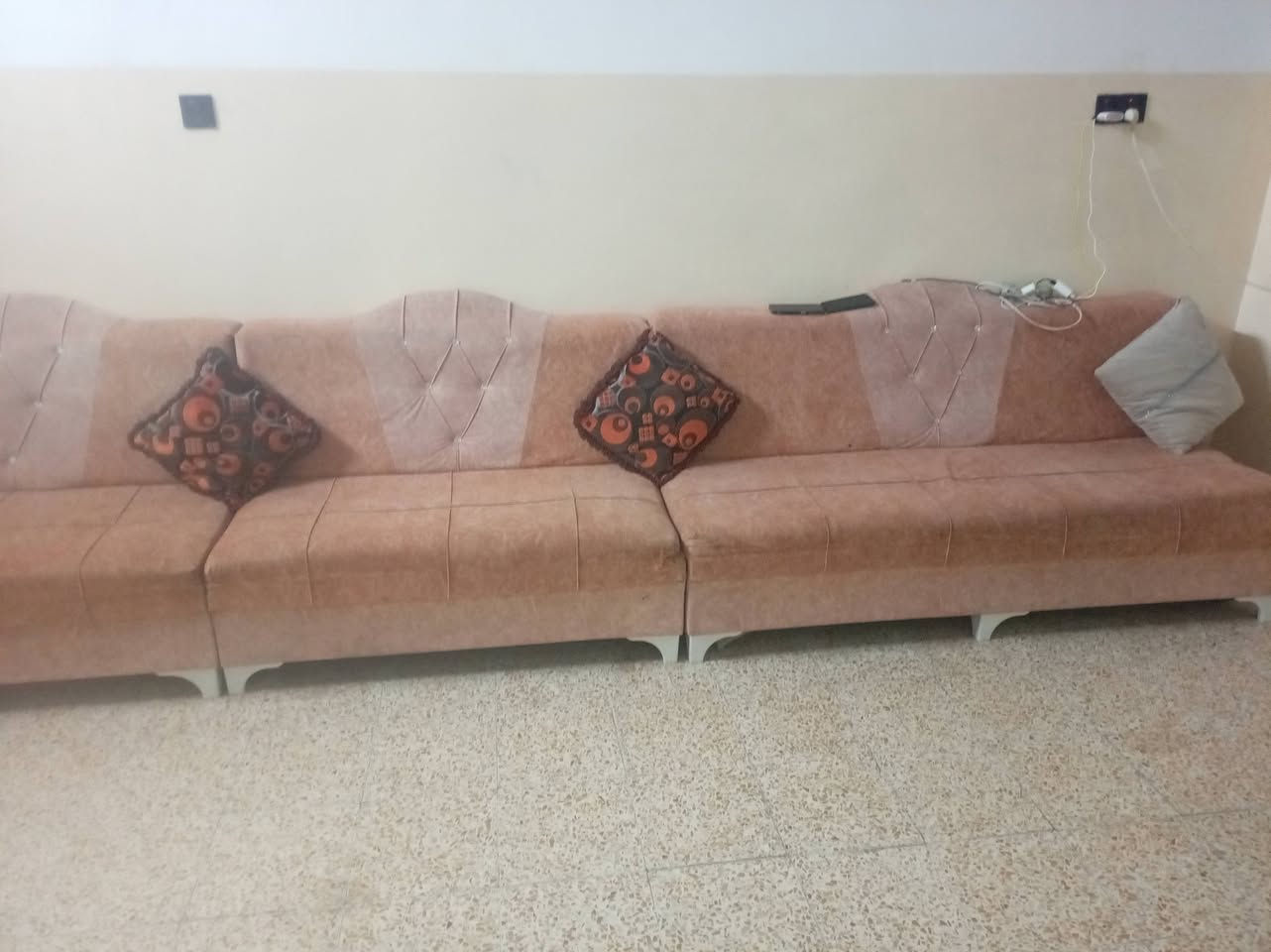 ديوان • مناميه • قنصار