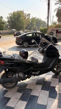 للبيع شغاله مابيه كلشي  دراجه صارله ٨سننوات عدي اكتب سعرك أو تخابررني ...