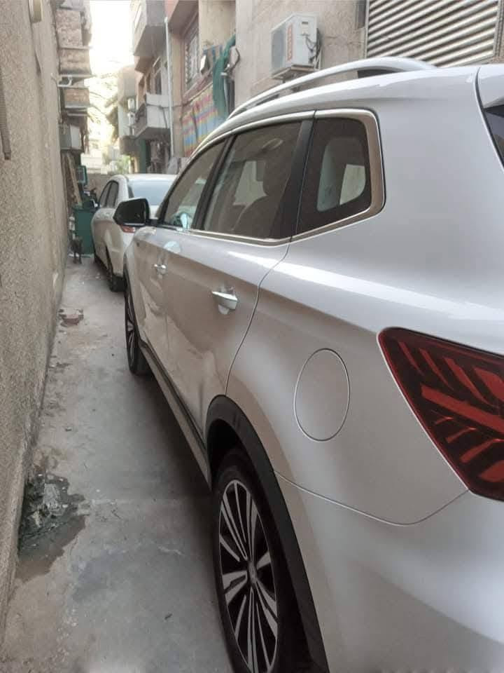 السلام عليكم بيع سريع جوه السوك ونضيف بلادي ماكو اختها بسوك
 سيارة نوع MG/RX5
موديل/2021
اللون/أبيض
السيارة ماشية 69700 كم
تاريخ شرائها مباشر(صفر) من شركة MG في 2022/4/22
 لايوجد فيها اي دعمة
 يوجد فيها ضمان صيانة المتبقي منه 2 سنة من اصل 6 سنوات
  السيارة جناي وليس بياع شراي.. موظف.. فقط من البيت الى الدائرة والعكس ونضيف شرط الفحص وتتاكد اي ضربه وصبغ قوي او حادث مبيها دواخلها بلادي برغي ممبدل منها نضيفه تجي شرط الفحص وين يعجبك واي مكان يعجبك وتبريدها ثلج رقمها بغداد ما عليها اي غرامات وتحويل مباشر ما بيها اي مشكله
سعرها 120 وبيها مجال
***********
