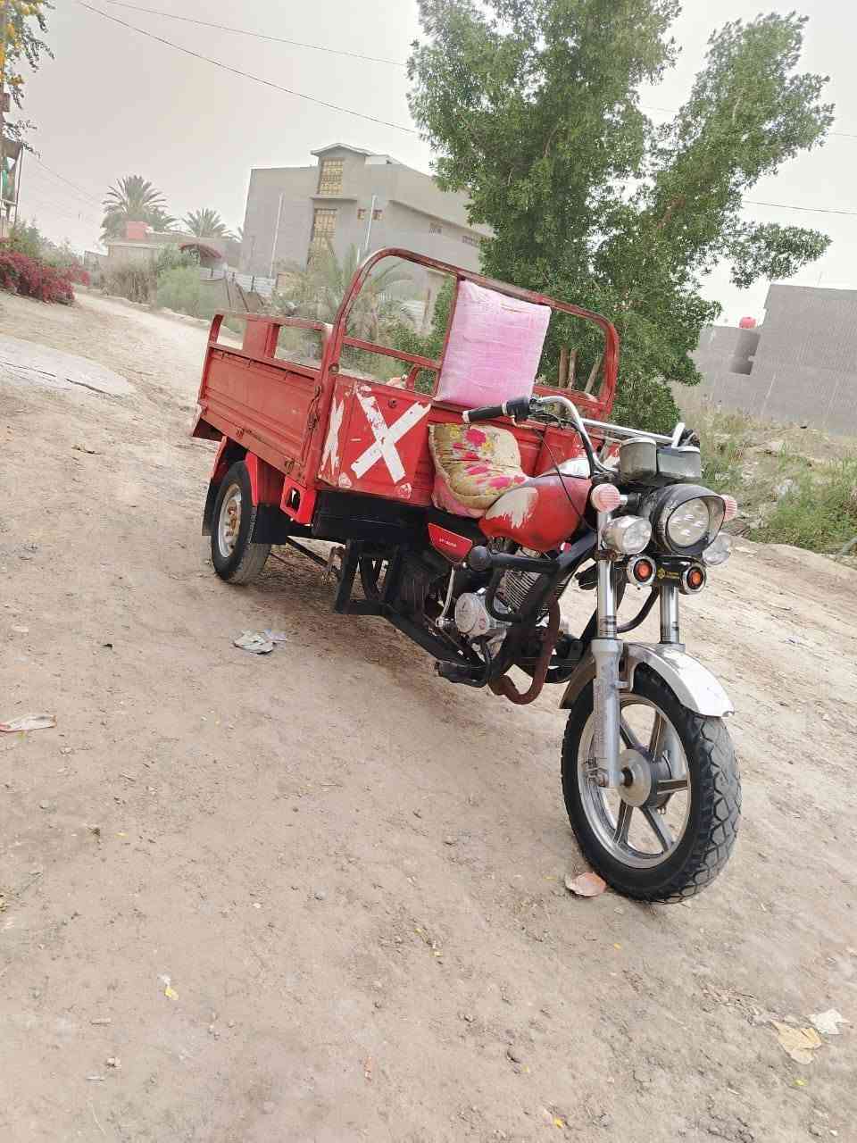 السلام عليكم ستوته للبيع موديل 16 مقفوله سعر 1,300,000 وبيها مجال ثاني بالحله شارع 80 نجف***********
