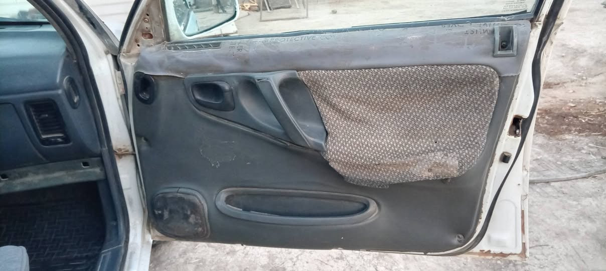 سلام عليكم برنس موديل 95 رقم بغداد مشروع وطني گير ومكينة حدادية جديدة تايرات نص عمر كهربائياتها كلها شغالة سنوية لغاية لل 27شهر 9 سعر 32 وبيها مجال تحويل ثاني يوم  مكان بابل محاويل  ***********
