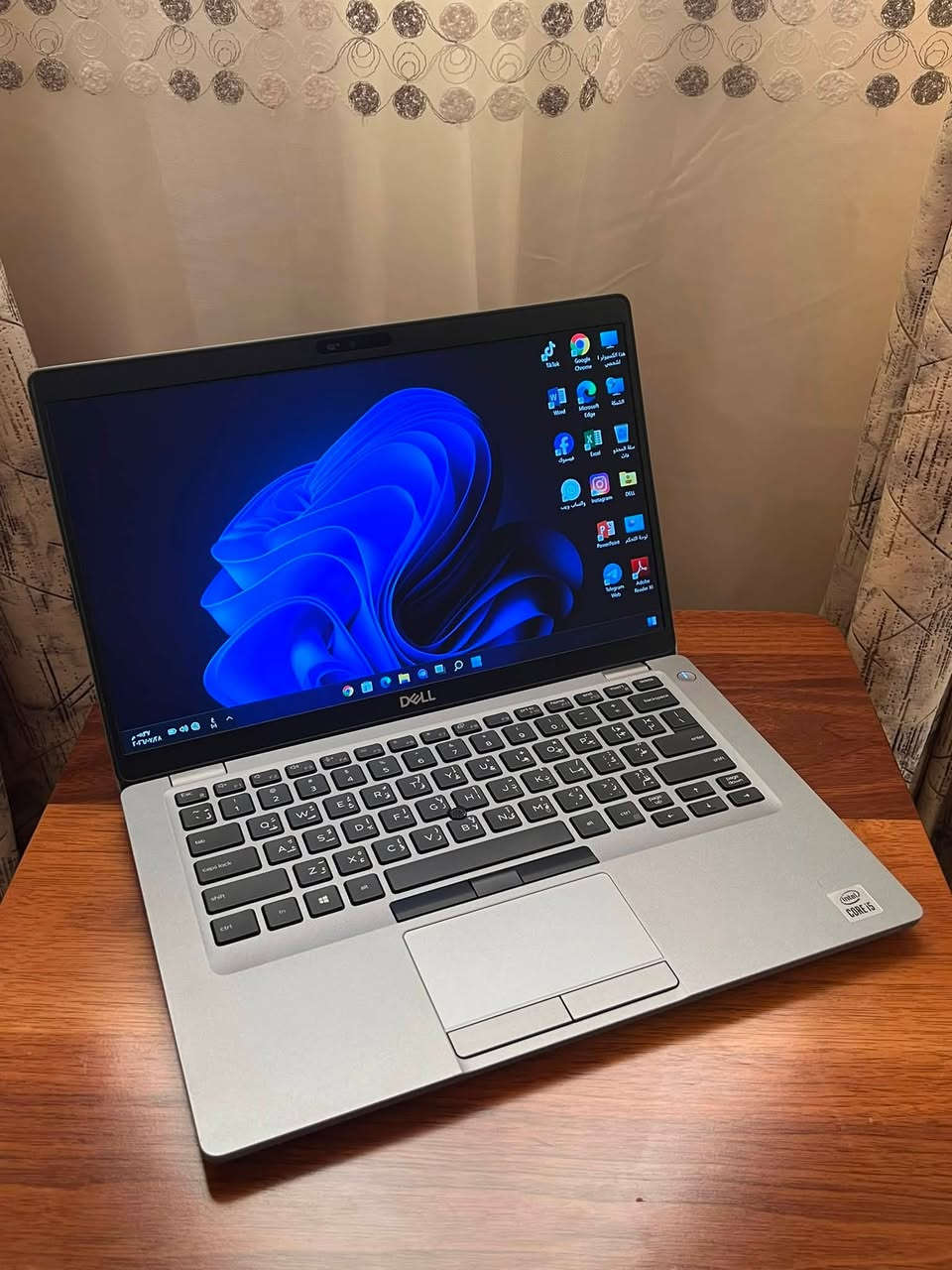 لابتوب DELL جيل عاشر ورام 16 للبيع .
اللابتوب مفول مواصفات
الجيل مالته حديث ( الجيل العاشر ) 
تصميم سلم ووزنه خفيف
 كيبورد ضوئي
اللابتوب جدا نضيف وادائة قوي وممتاز يفيد الي عنده دراسة او العاب متوسطة او غيرها من الاستعمالات .

المواصفات :
المعالج intel core i5
الجيل : العاشر (10TH)
كرت الشاشة : INTEL UHD GRAPHICS 8GB 
الشاشة : فول اچ دي (FHD) حجم 14.3 دقتها والالوان جدا واضحه وتشغل 4K بالمشاهدة .
الرام : 16GB نوع DDR4 فدشي راقي .
الذاكرة : 256GB ssd M.2 
كيبورد عربي انكليزي ليزري ضوئي .
كيبورد ميكانيكي .
سماعات ستيريو .
كامرة امامية واضحه
بطارية اللابتوب ليثيوم تطول فوگ ال 4 
ساعات ب الاستعمال المكثف .

المنافذ :
 منفذ الشحن
منفذ تايب سي للشحن ولنقل البيانات
منافذ USB 
منفذ Hdmi
منفذ سماعات
منفذ LAN
وغيرهن بعد.

المميزات:
رامات 16 مو 8  
اللابتوب نضافته كلش حلوه ماصارلي فتره من ماخذه .
منصب عليه وندوز 11 برو مفعل مدى الحياة.
منصب عليه اوفس مفعل مدى الحياة .
كيبورد عربي انكليزي ليزري.
كامرة امامية جدا واضحه.

الملحقات:
ملحقاته كلها موجودة واصليه
كيبل اصلي.
شاحنة اللابتوب الاصليه  .
جنطة لابتوب مرتبه هم بعدهي جديده غير مستخدمه .

منصب عليه وندوز 11 برو مفعل مدى الحياة وحزمه الاوفس كامله كذلك مفعلة مدى الحياة .

اللابتوب كلش نضيف ومواصفاته قويه ومحترمه وتصميمه كلش مرتب . ومابي أي نقص كيبورد سماعات انترنت شاشة كامرة كله شغال وممتاز وماب اي نقص من اي ناحية .
وكلشي بي بعده جديد ونضيف مثل ماموضح.

السعر : 335 الف وبي مجال جدا قليل .

مكاني النجف والي يريده توصيل هم موجود ان شاء الله .

*********** بي واتساب

(لابتوب للبيع النجف بغداد الانبار البصرة حاسبة محمولة منضدية دل dell pc laptops laptop computer )
