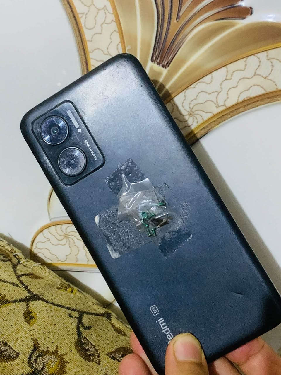 Redmi 12 5G.        للبيع جهاز ريدمي
ذاكره ١٢٨
يشغل ببجي 60فريم
    📱 شاشة 6.79 بوصة FHD+ بتردد 90Hz.
* 📸 كاميرا خلفية 50MP + 2MP.
* 🔋 بطارية 5000mAh.
* ⚡ شحن حتى 18W.
* 📶 يدعم 5G.
* 🧠 معالج Snapdragon 4 Gen 2.
* ⁠عوزله فقط شاشه 
* ⁠سعر ٣٠وبي مجال قليل 
* ⁠جهاز اصلحه وتبيعه حته ب ١٠٠
