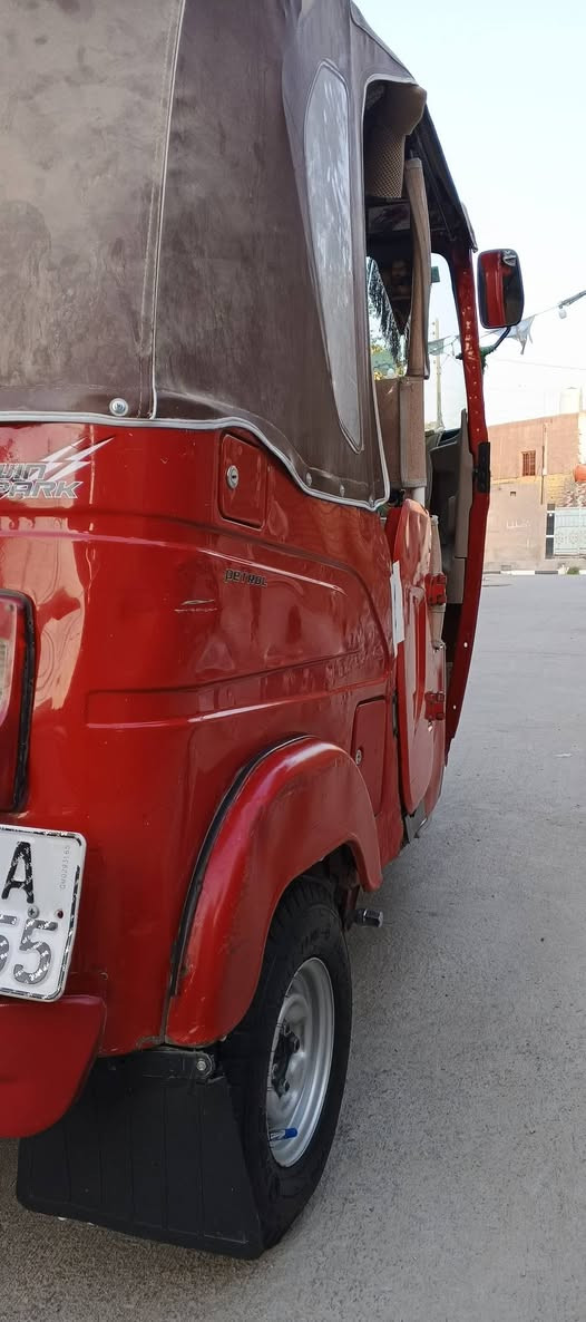 تكتك للبيع موديل 21 شهر 11 بأسمي مكينه مجفته السعر 7 مليون و 400 
الناصرية قضاء الغراف. *********** مامتواجد واتساب بس اتصال
