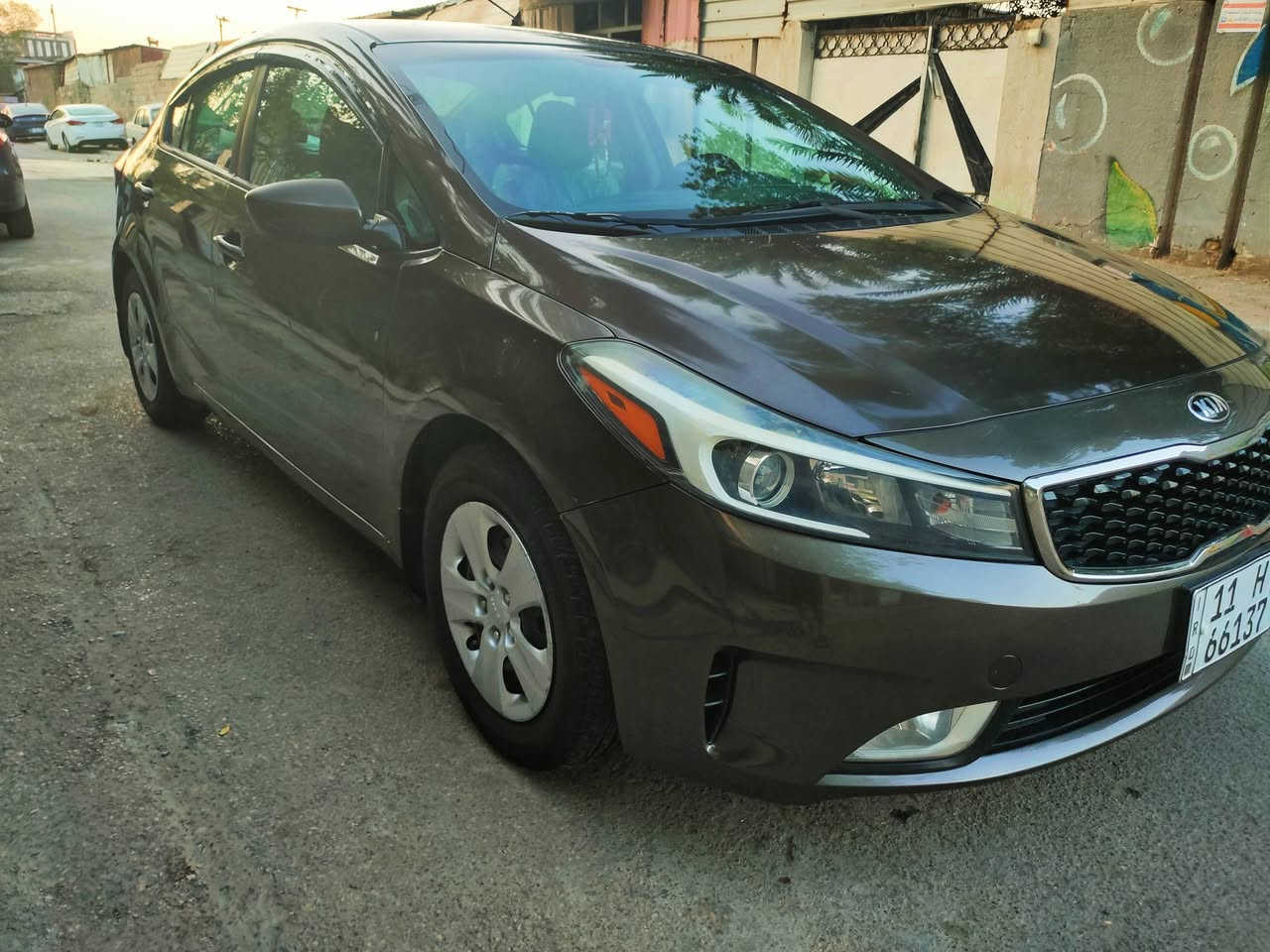 السلام عليكم
كيا فورتي 2017 وارد امريكي 
مواصفات LX نص فول
محرك دوش 2000
رقم بغداد

حادثهة بابين جهة السايق مبدل باب السايق و معمر الخلف السايق و صاير بيهة حادث بنفس الجهة و مبدل دعامية امامية و صور الحادث مال امريكا موجودة وية الصور

ماشية 67 الف ميل قابل للزيادة

السعر 110 وبيها مجال 

للاتصال : ***********
