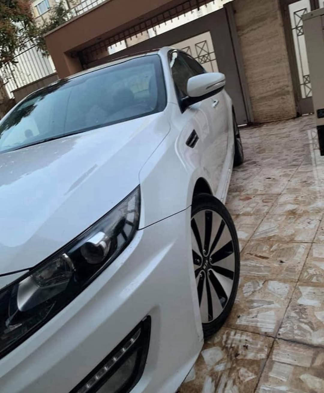 مستعجل ع البيع 
اوبتما 2013 خليجي مكفول مكينه 2400 دوش
كير محرك صدر مكفولات 
التحويل مباشر ام وكاله ماكو اشكال 
 بيها قطعه بارد جاملغ بس ودعاميه مبدله ماشيه 200 الف كيلو فول السياره بانوراما حساسات كامره بصمة ابوات وجنطه وتشغيل 
***********
ممتواجد ع الفيس 
متواجد واتساب
السعر 90 ورقه وبيها مجال بغداد, العراق
