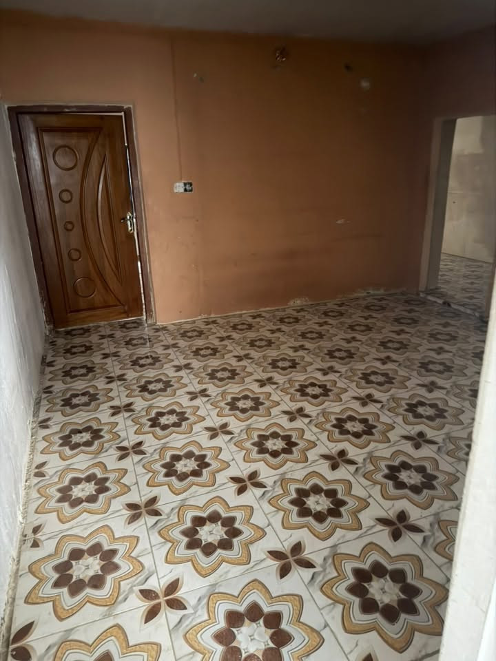 بيت للايجار • خلف عيادات البنفسج • غرفة