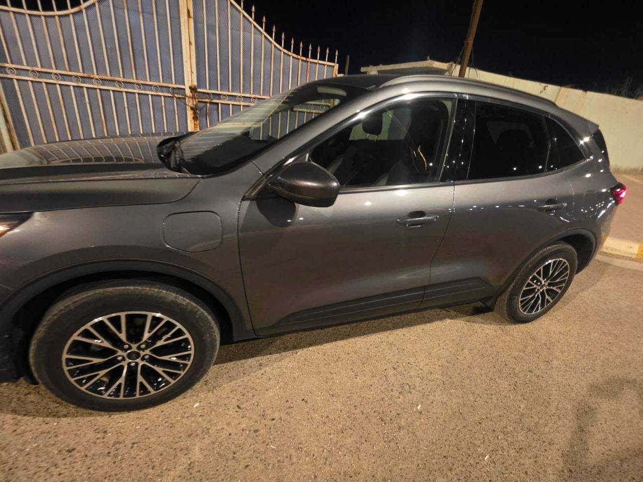 فورد سكيب للبيع موديل ٢٤ رقم بغداد بلكن محرك ٢٠٠٠ فول السيارة ما عدى الفتحة الضرر بنيد وجاملغ السعر / دفتر و ٧٥ ورقة / ***********
