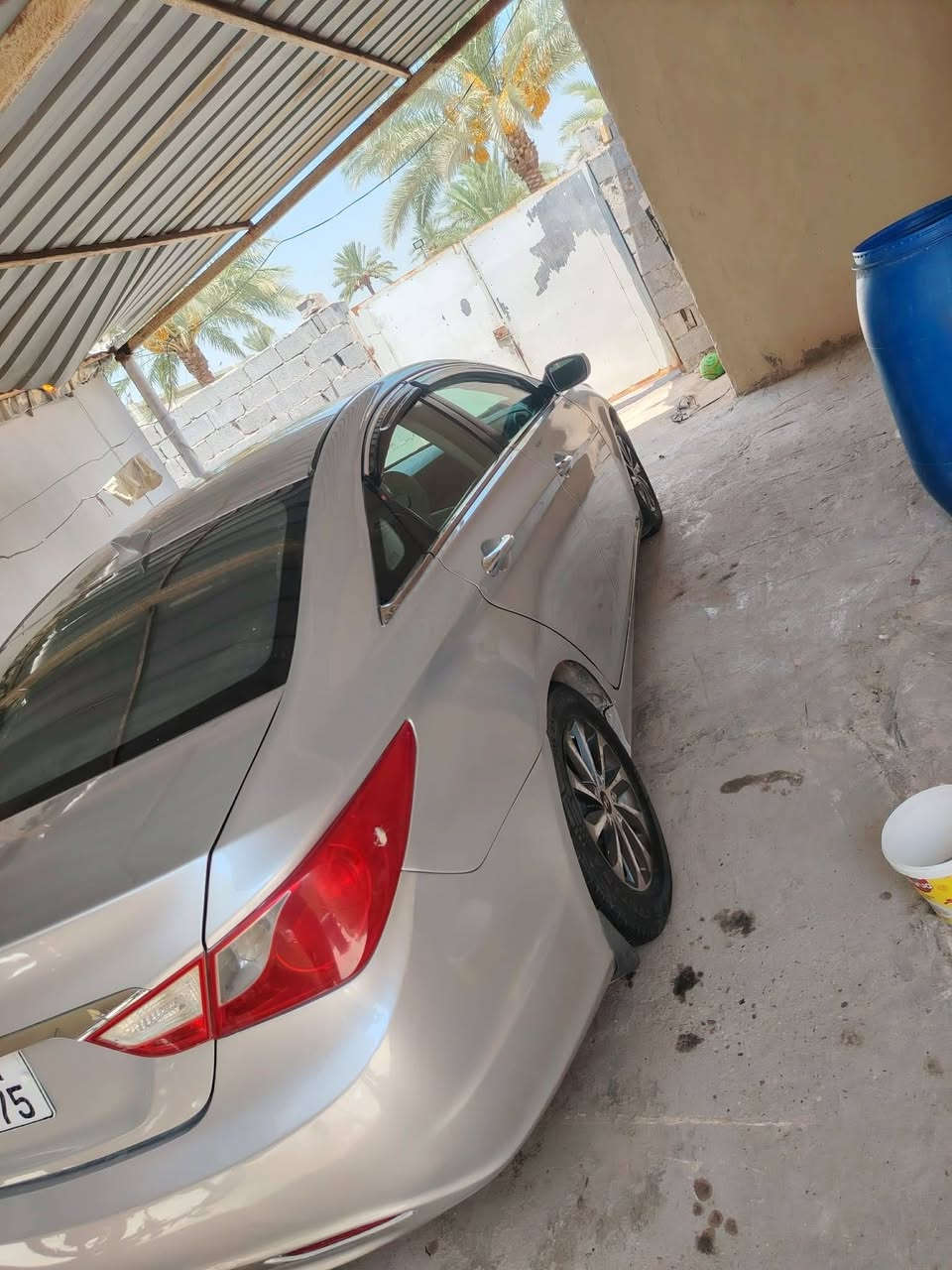 سوناتا 12 سياره حلوه وجاهزه وارد امريكي مكينه دوش بيها سياره صبغ حزام بيها جاملغ خلفي بدون دواخل تبريد حداديه تخم تاير جديد رقم ذيقار دولي ابيع مقدمه 50 قفل وباقي حسب الاتفاق مكانها حله ***********
