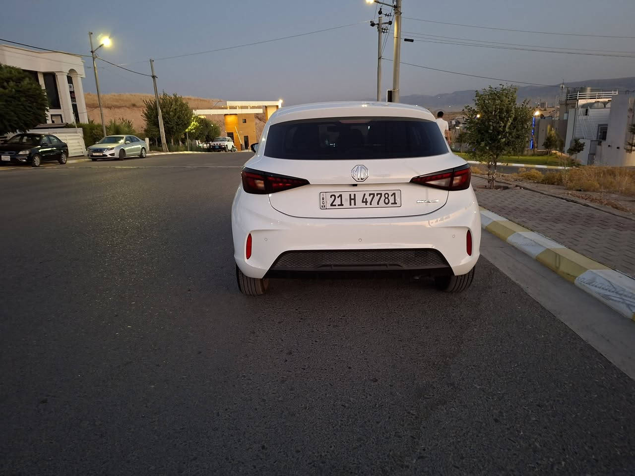 سڵاوی خواتان لێبێت
بۆ فرۆشتن mg3

2025مۆدێل
6000 km ڕۆشتوە
کوشن و گاعی سەردۆسەی بۆ کراوە

١٠٨ گەڵا سۆنەرەیەکەیم داناوە
 ***********
