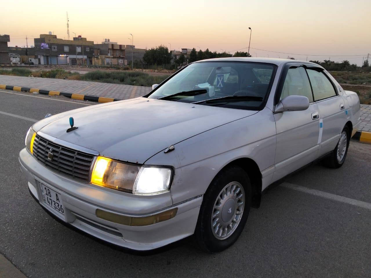 السلام عليكم كراون بطه موديل 1993 رقم بابل دولي بأسمي تحويل مباشر سنوية لغاية 2031 سياره مكفوله من الصبغ العام والحزام بيها رشات فقط كفاله من كص والنقل محرك بطه 2500 محرك وكير مكفولات تخم تاير جديد حداديه امامي وخلفي جديد كهربائيات كلها شغاله ويل مجلي جام اخضر سيارة بلاديه وجاهزه السعر 57وبيها مجال بسيط للأستفسار اكثر (***********) مكاني واسط
