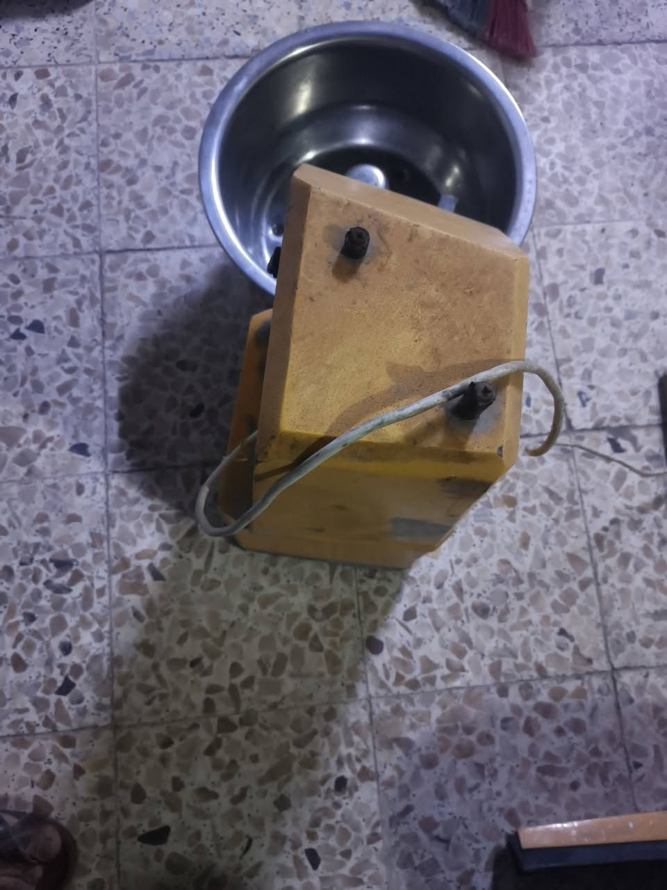 عجانه 5كيلو
مستخدمه
شغاله 
السعر 125

***********

