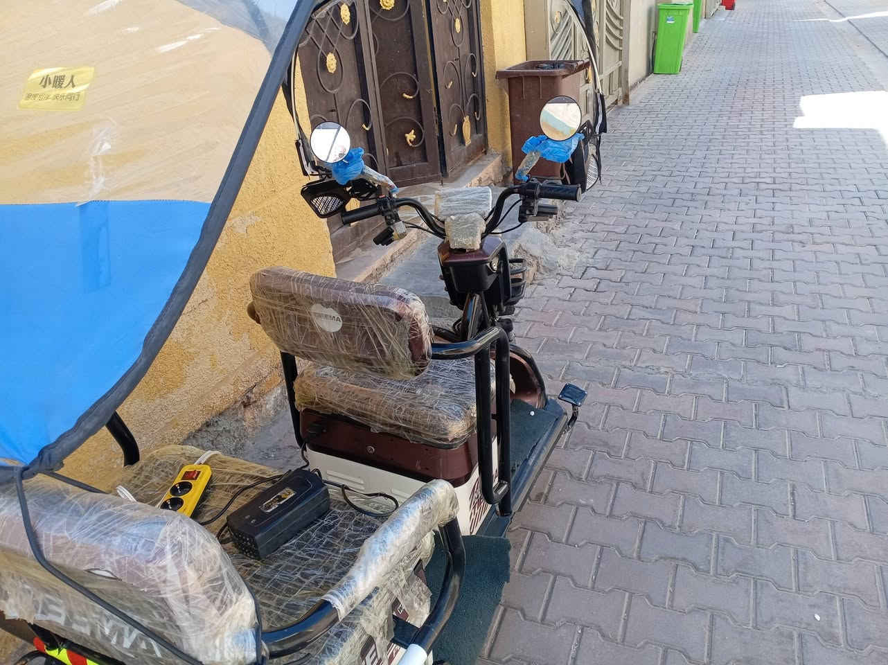 للبيع
ستوتة شحن 4 بطارية  ام 2 كشن نظيفة بطارية تقرأ ٨ ونص وبعضها تقرأ 9
السعر 700 الف وبها مجال
الاتصال ***********

