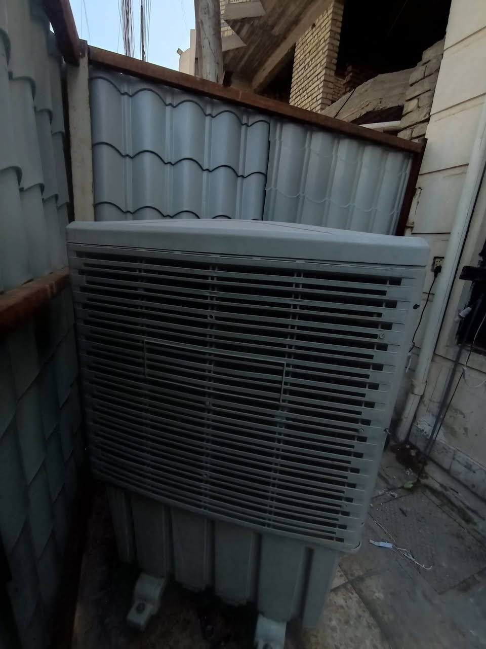 مبردة معروضة للبيع.      كونفيرة مكان بغداد.     شرط عل فحص
   السعر خاص
اخت الجديده 
   ***********
