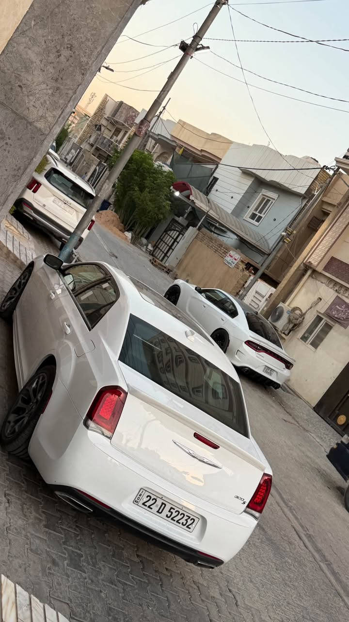 كرايسلر S300 2018فول مواصفات كندي ماشية 120 الف كيلو متر كلين تايتل محرك كير كفالة تبريد ثلج حدادية جديدة تخم تاير جديد السعر 270 ورقة قفل 
***********
