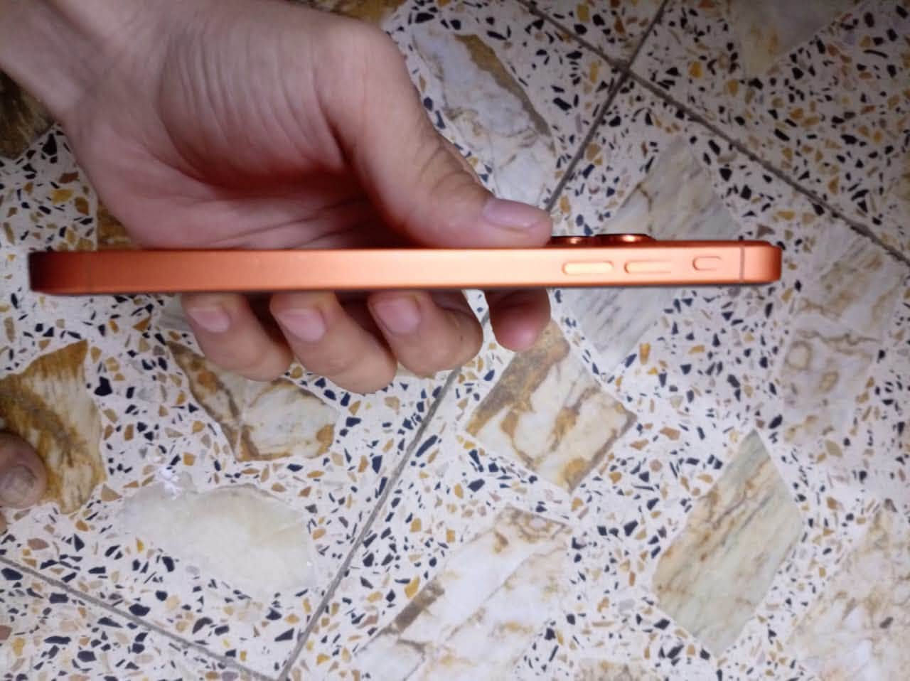 السلام عليكم 
اكس ماكس إس محور ال ١٧برو ماكس 
مبدل بطاريه بطاريته ١٠٠جديدة 
ذاكره ٢٥٦
فيس إيدي شغال 
سعره٢٢٥
بغداد الحسينيه ***********
