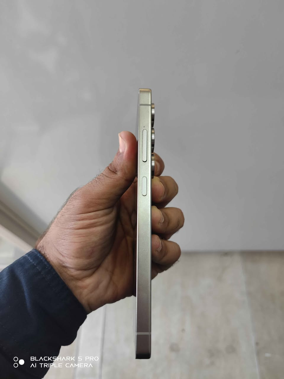 Galaxy S25 ultra
2 sem middle East
99%100xawen
Kaml ashya
256GB
1100,000 w majale kam
***********
Lakarkukm gayandn haya
.......
سامسونك 25الترا
شرق اوسط كامل ملحقات 
دبل سيم
نضافة99بالمية
256كيكا
سعره مليون و مية وبي مجال بسيط
***********
مكاني كركوك توصيل متوفر كركوك, العراق

نص مكتوب في الصور:
- BLACKSHARK 5 PRO AI TRIPLE CAMERA
- BLACKSHARK 5 PRO
- AI TRIPLE CAMERA