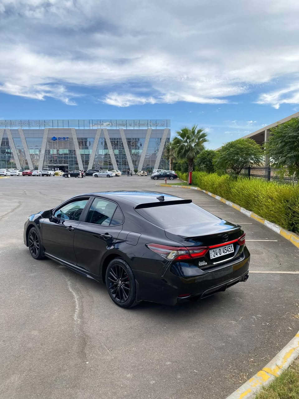 � تويوتا كامري SE 2024 🔥
💥 السعر بلاش بلاش بلاش 💥
❗ أقل من سعر السوق — للجادين فقط ❗

🚘 CAMRY SE 2024
🇺🇸 مواصفات أمريكية
✨ فئة SE الرياضية

🔹 محرك 2.5 لتر — 4 سلندر
🔹 قوة 203 حصان
🔹 جير أوتوماتيك
🔹 دفع أمامي
🔹 شاشة وسطية
🔹 كاميرا خلفية
🔹 مثبت سرعة
🔹 تحكم بالمقود
🔹 أنظمة أمان ومساعدة للسائق
🔹 تصميم SE رياضي

📋 رقم الشاصي:
4T1G11AK5RU213321

💰 السعر: بلاش بلاش 🔥🔥🔥

سيارة ماشية ٦٥ الف ميل 
مكفولة من گير محرك كهربائيات 
بدوه دواخل  
ضررها فقط باب واحد صبغ  
ب سعر بلاشش بلاشش 
سعرها ١٩٥$ ورقـــة و مجال 🔥🔥 
مكان دهوك 
للأستفسار اتصل هلى هذا الرقم 
كورك-واتساب 
***********
