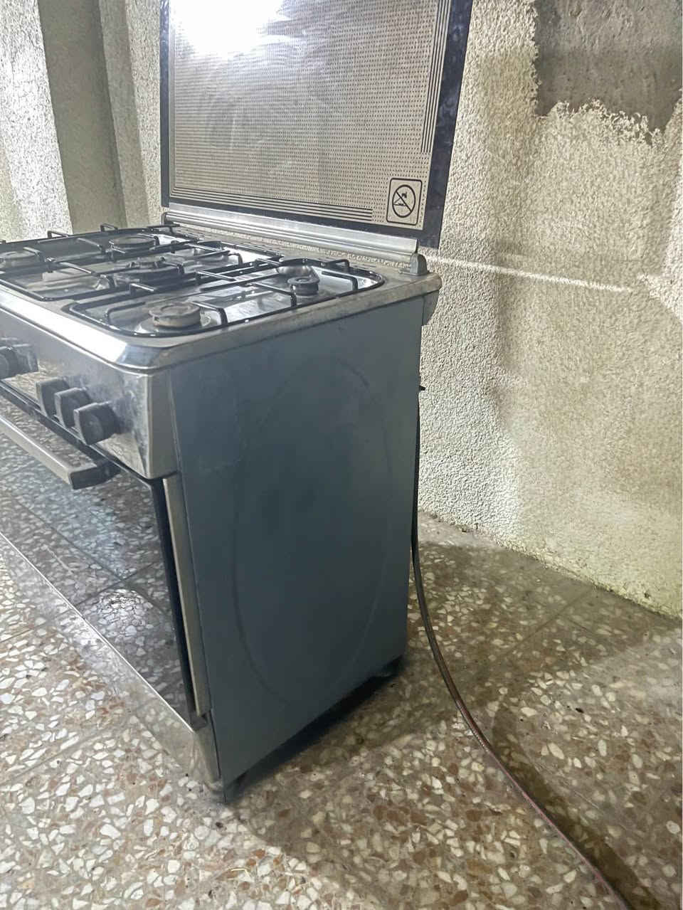 طباخ شغال كله وعلى الفحص اصفاحه مصبوغه سعره 140 وبيه مجال المكان نهايه الشعله منطقه الدهله *********** بغداد, العراق
