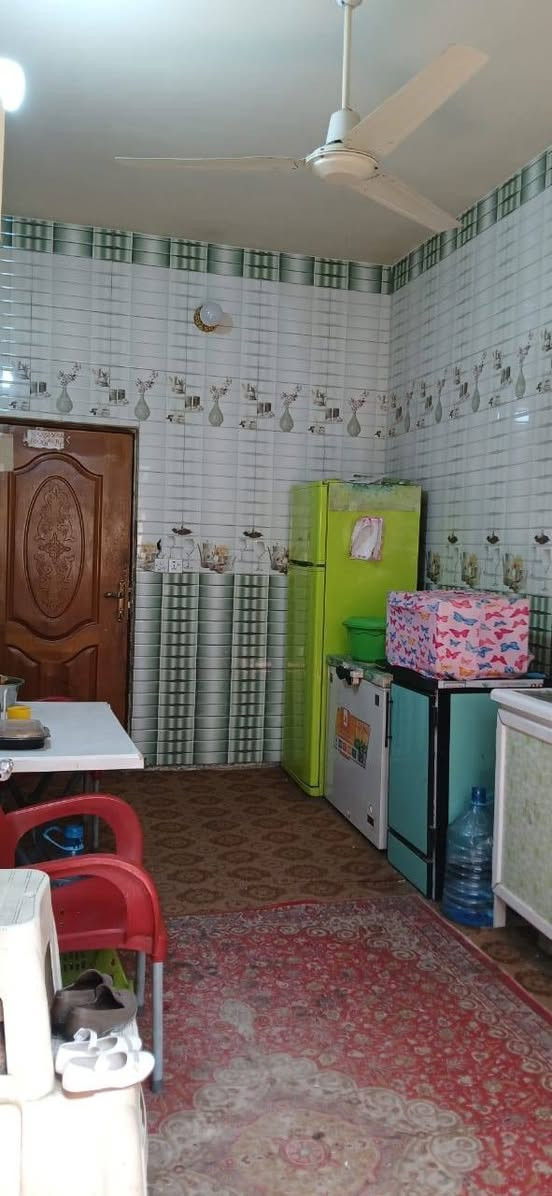 في كربلاء بيت ١٠٠م  طابق واحد كونكريت مسلح نظيف غرفه نوم استقبال صاله مطبخ طارمه صحيات ٢داخليه طابو زراعي سند ٢٥ إقرار محكمه من المالك مباشرة خدمات مجاري متوفره فرع ٥متر عرض حي الأمين شارع الحر خلف مجمع همسه يبعد ٥٠٠متر عن شارع تجاري وخط باب الحسين كوسترات ..سعر ٤٨ بي مجال وتفاوض مع صاحب البيت مباشر للاستفسار مكتب الأوس للعقار ابو سجاد*********** ابو وائل *********** كربلاء, العراق
