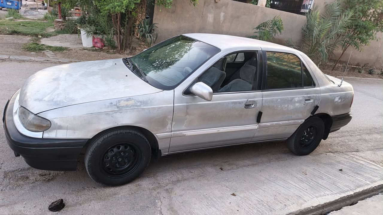 النترا موديل 93 سنويه لغايه 2031
رقم ديالى انكليزي 
محرك وكير خير من الله 
تبريد منضومه كامله نقص غاز فقط 
كهربائيات كلها شغاله اناره صندوق داخل كلها بلاديه مال شركه
فرممات بلاديه 
ويل عادي حجم 13مال الشركه 
سياره بلاديه ما مصبوغه تجي وتشوف بعينك كلها بلاديه مال جناي 
السعر 27 وبيها مجال 
المكان ديالى 
***********
***********
مكلف بالنشر
