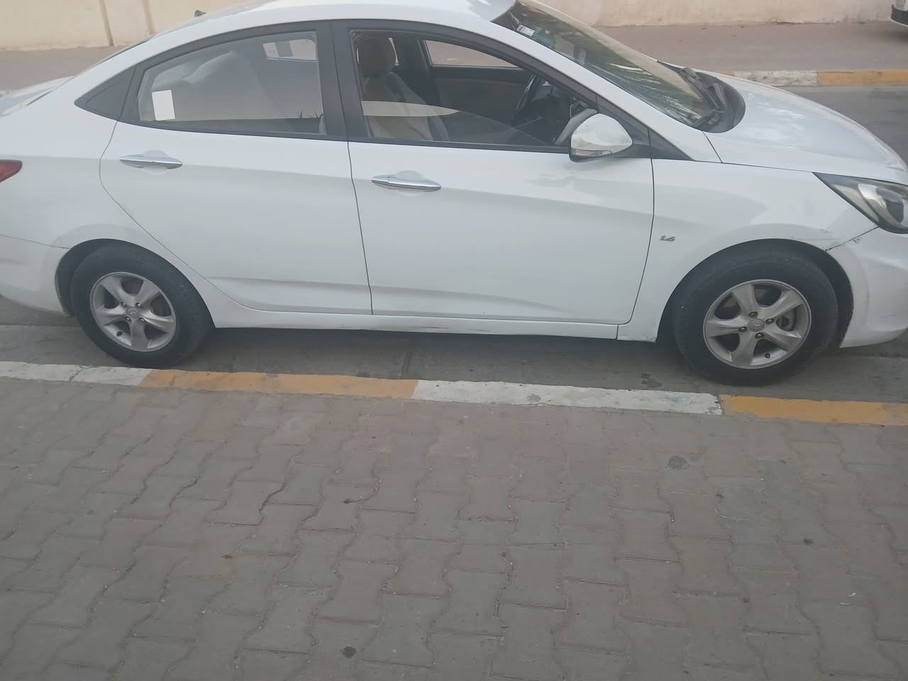 اكسنت 2013 خليجي 
محرك 1600
السيارة مكفولة من الصبغ والتبديل 
الكير والمكينة والتبريد خير من الله 
يعني السيارة جاهزة 
الرقم بغداد باسمي 
السنوية ل2031
كاميرا وشاشة 
السيارة مناقصه شي 
السعر92 وبي مجال 
الرقم ***********
